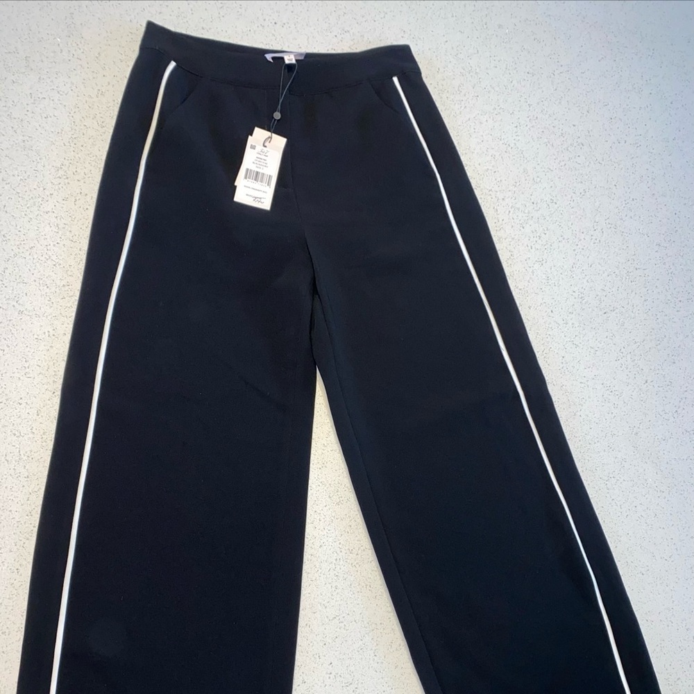 Cinq A Sept aurora pant Wide Leg Crop NWT size 2 Black/White